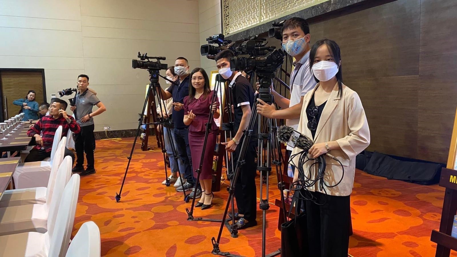 anh-hau-truong-san-xuat-chuong-trinh-tu-hao-hang-viet-nam-vtv1-cho-tap-doan-minh-trung