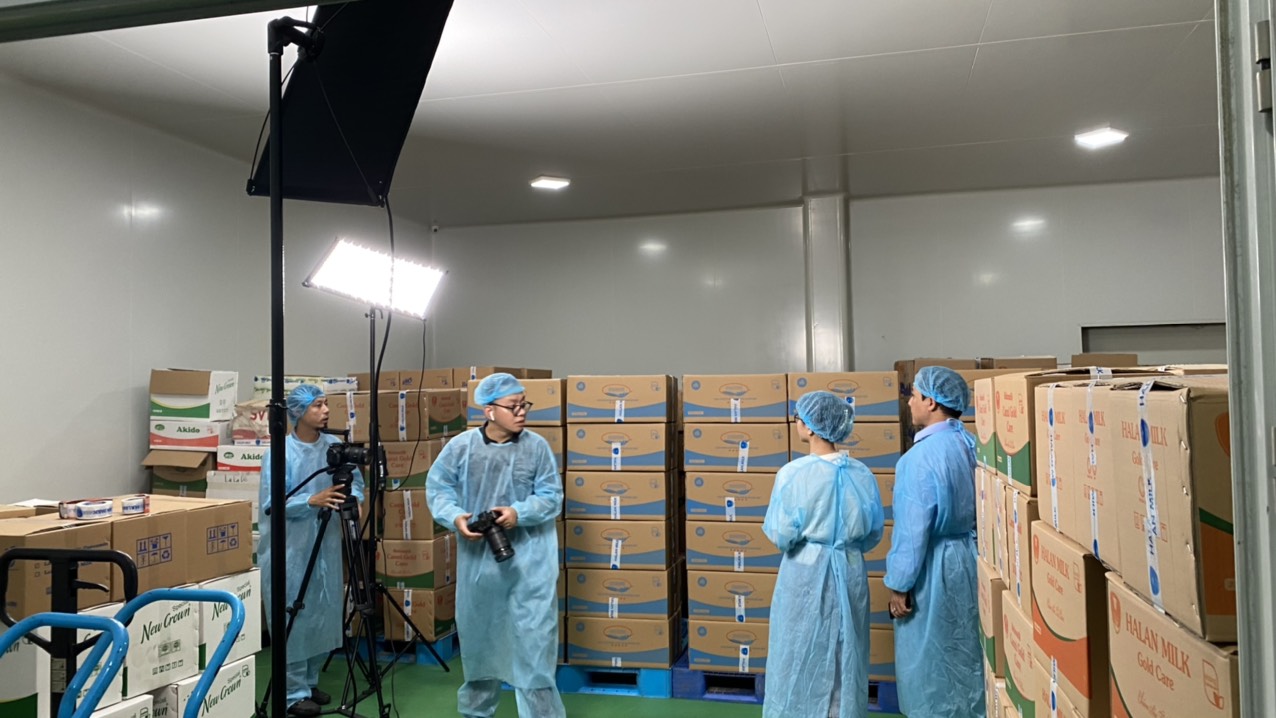 World Link media tác nghiệp tại doanh nghiệp dược phẩm 