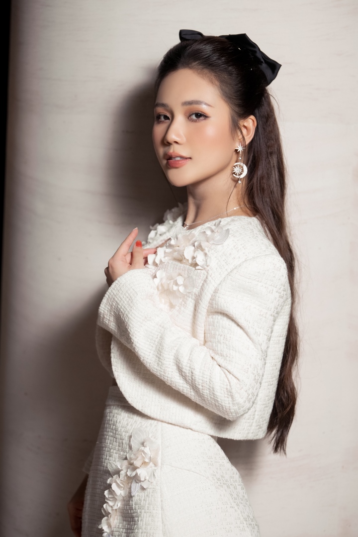 booking-dien-vien-ngoc-anh-quang-cao-nhan-hang-chi-phi-bao-nhieu