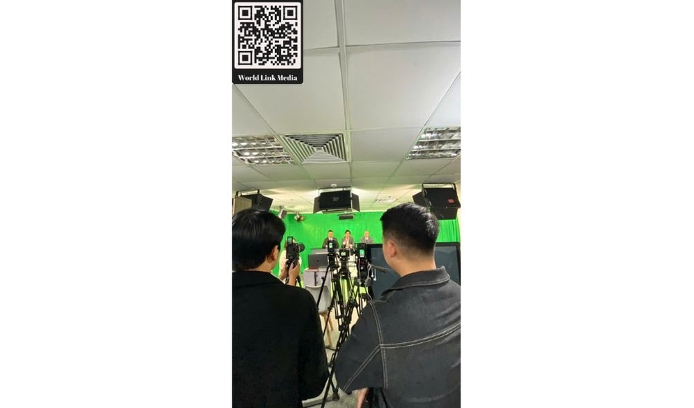 anh-hau-truong-quay-dien-vien-doan-quoc-dam-quang-cao-san-pham-binh-vi-quan-uy-tin